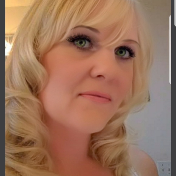 Meet your Posher, Cindy - Picture 2 of 2